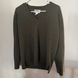 Nordstrom Signature Olive Green Women’s Cashmere Sweater size small minimalist